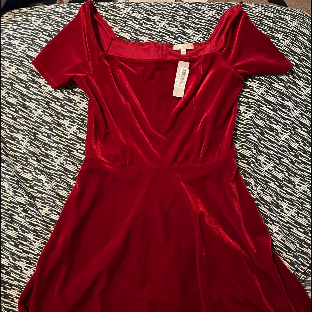 NWT Junior’s L Stretch Velvet Gianni Bini